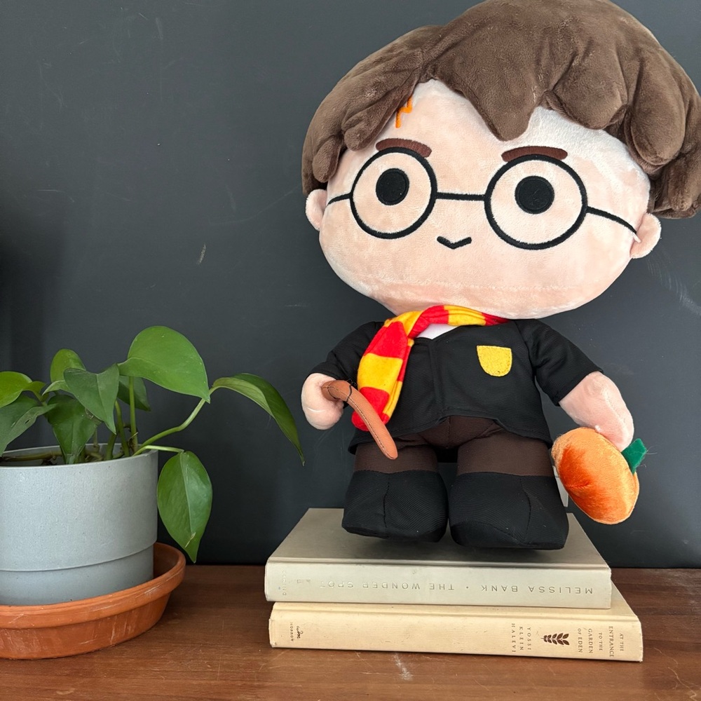 Harry Potter Plush Doll 18 Inch Tall Greeter Gemmy Industries Warner Bros Stands